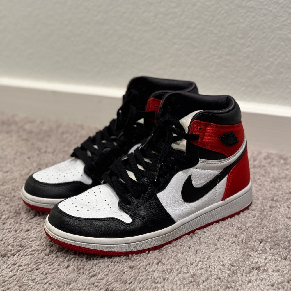 Jordan 1 Retro High Satin Black Toe (Women's)